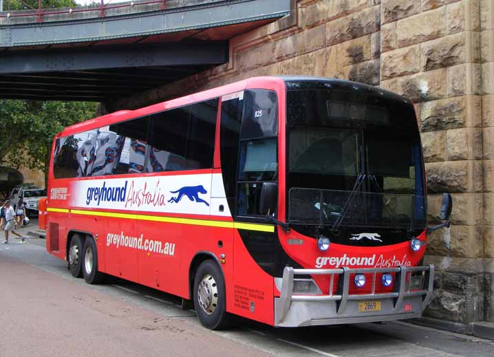 Greyhound Australia Scania K114IB Mills Tui Majestic Valere 825